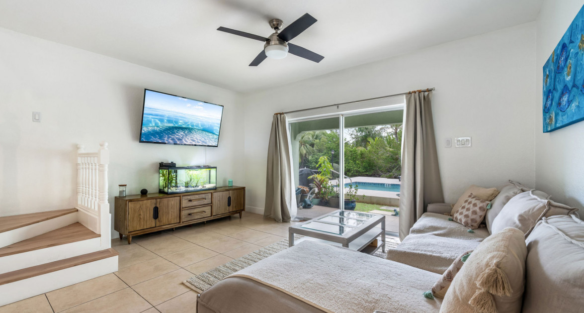 Canal Front Large 2 bed 2.5 bath Townhome in Omega Bay with Dock Space - Image 10
