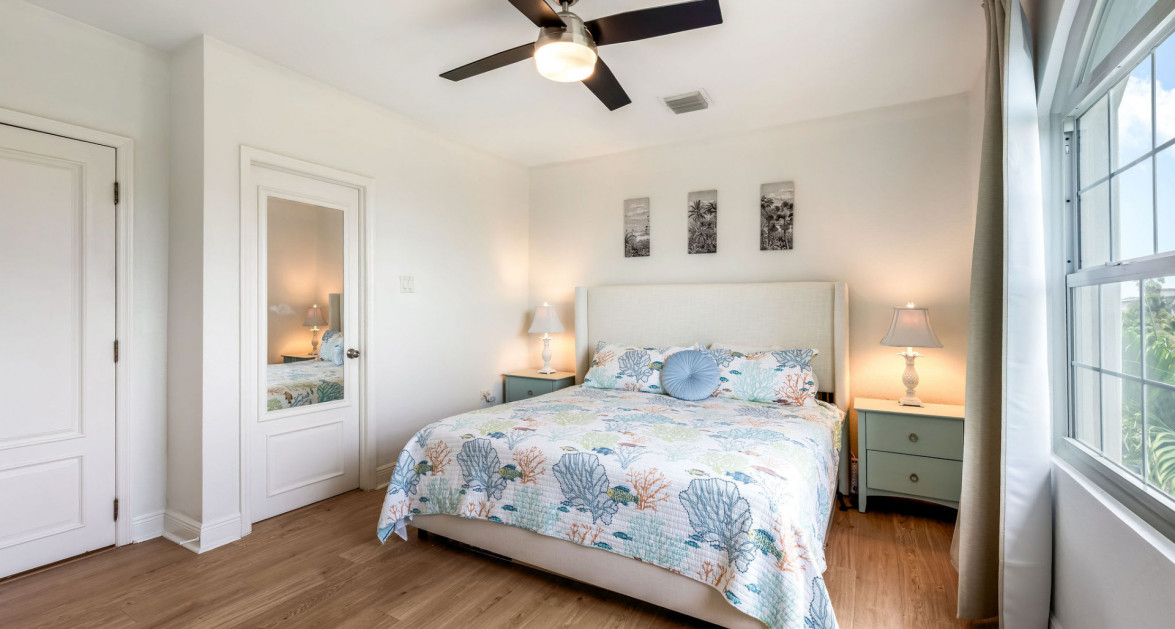 Canal Front Large 2 bed 2.5 bath Townhome in Omega Bay with Dock Space - Image 13