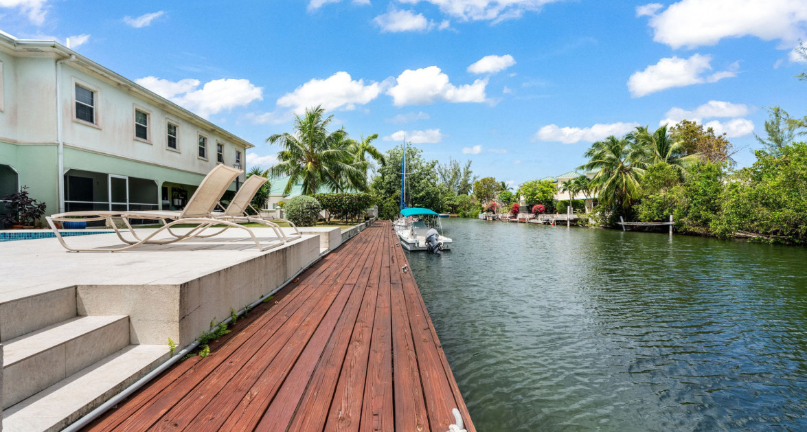 Canal Front Large 2 bed 2.5 bath Townhome in Omega Bay with Dock Space - Image 17