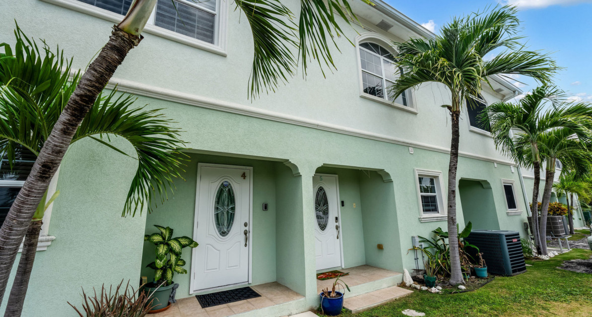 Canal Front Large 2 bed 2.5 bath Townhome in Omega Bay with Dock Space - Image 20