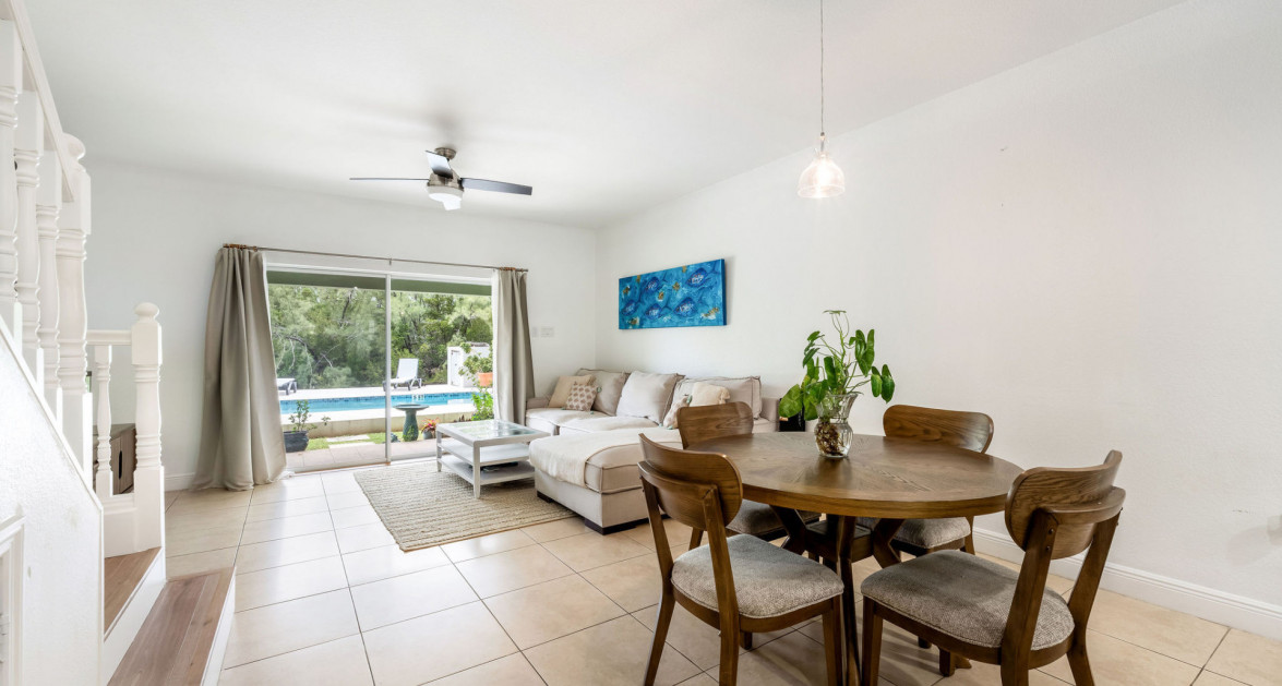 Canal Front Large 2 bed 2.5 bath Townhome in Omega Bay with Dock Space - Image 9