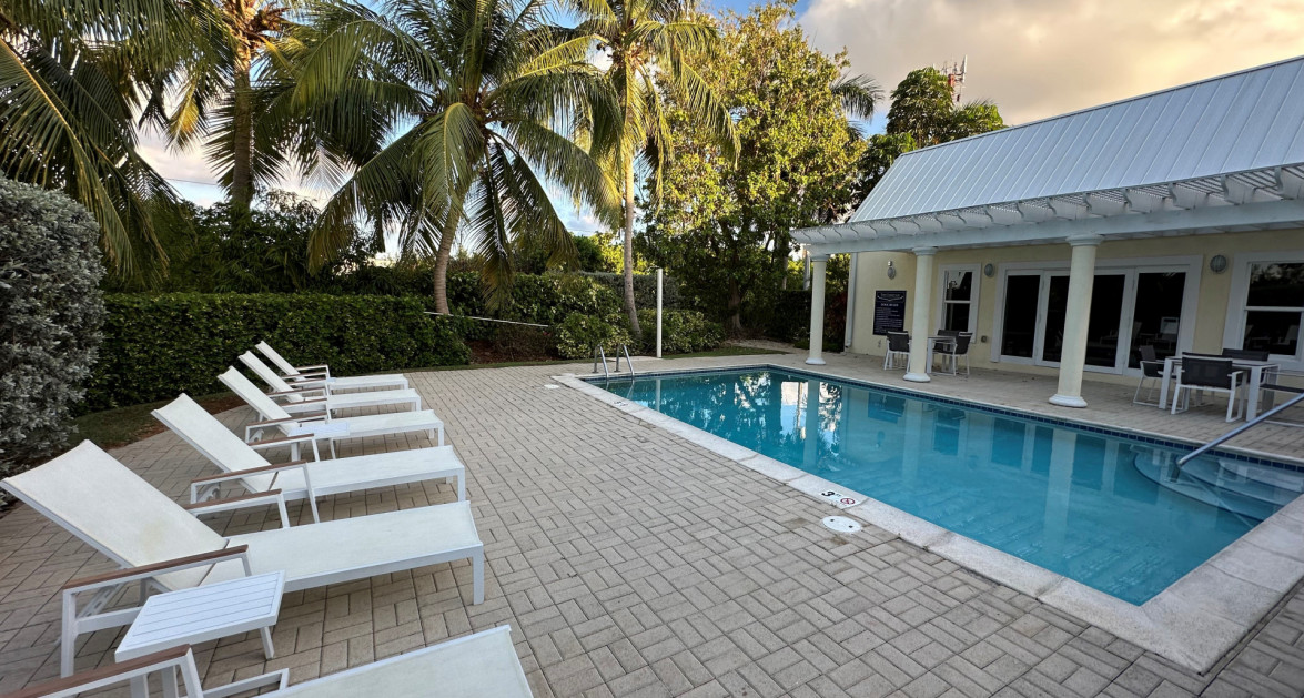 Careenage 1 Bdrm Waterfront Condo - Image 10