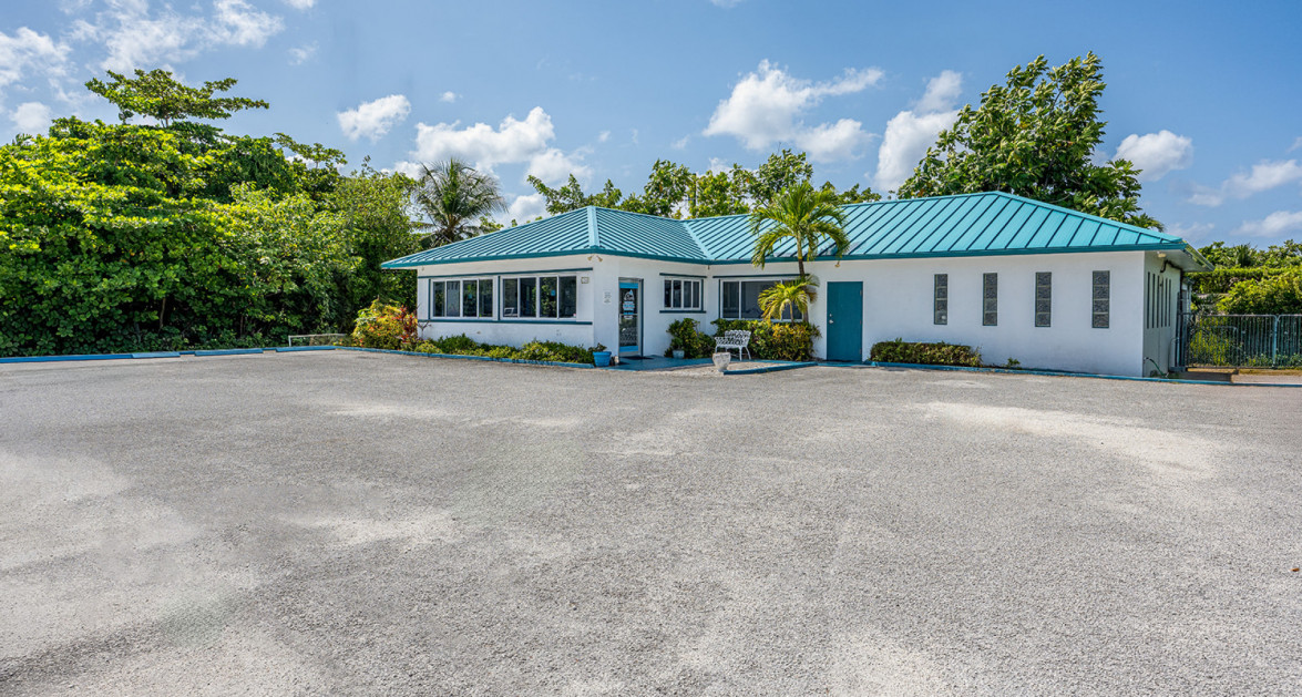 Cayman Animal Hospital on Crewe Road - Image 5