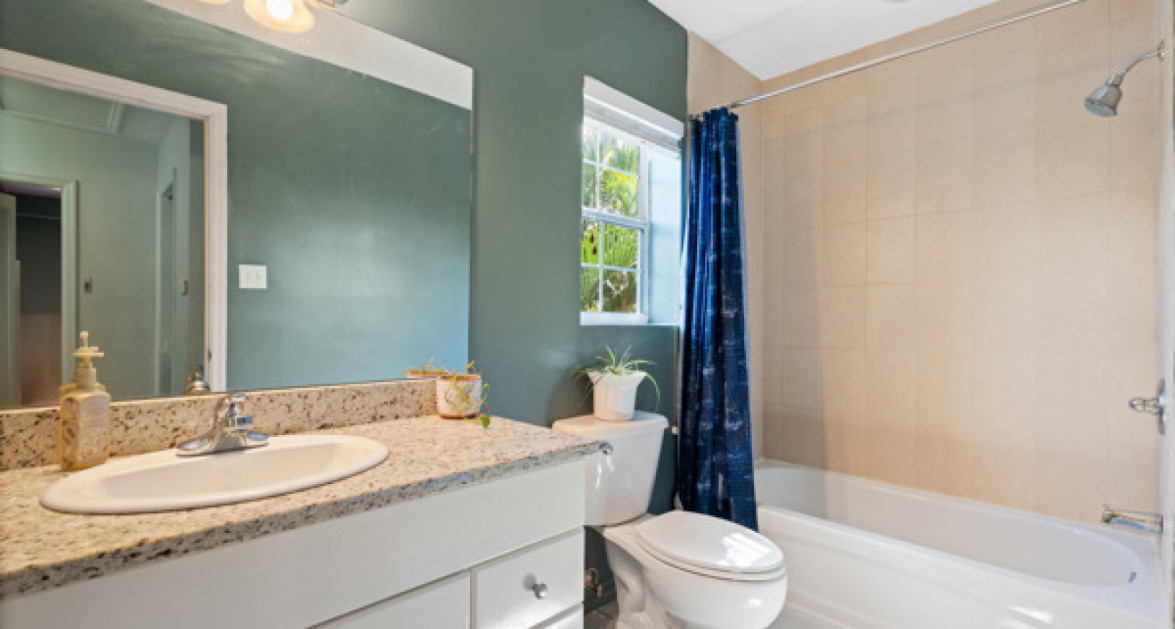 CAYMAN CROSSING UNIT #27 SOUTH SOUND - Image 21