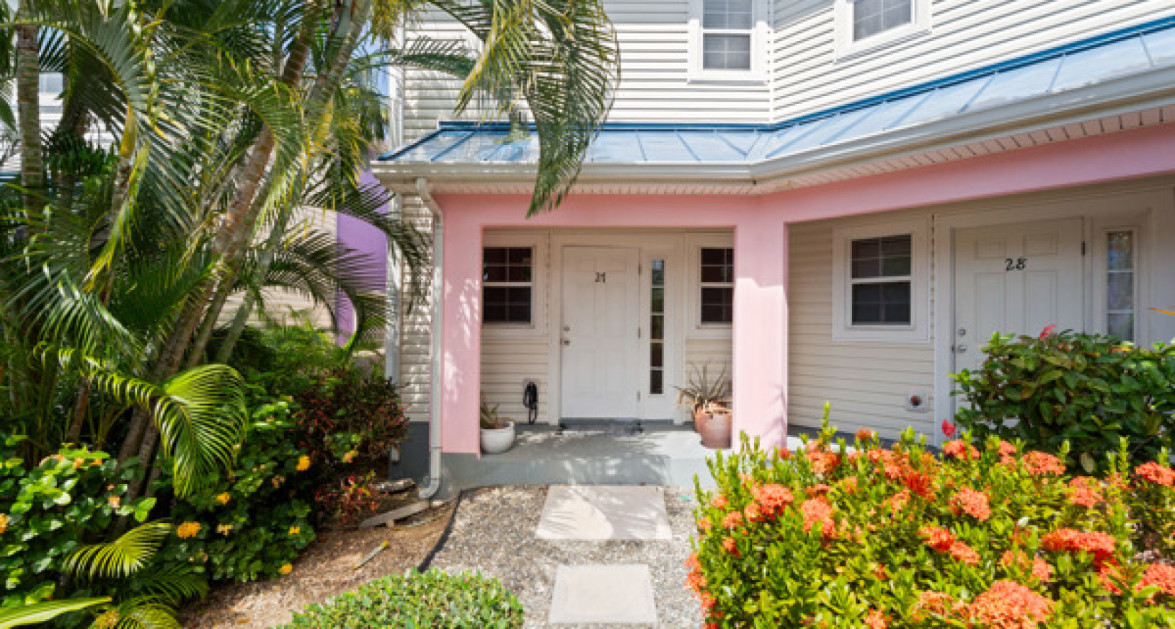 CAYMAN CROSSING UNIT #27 SOUTH SOUND - Image 2