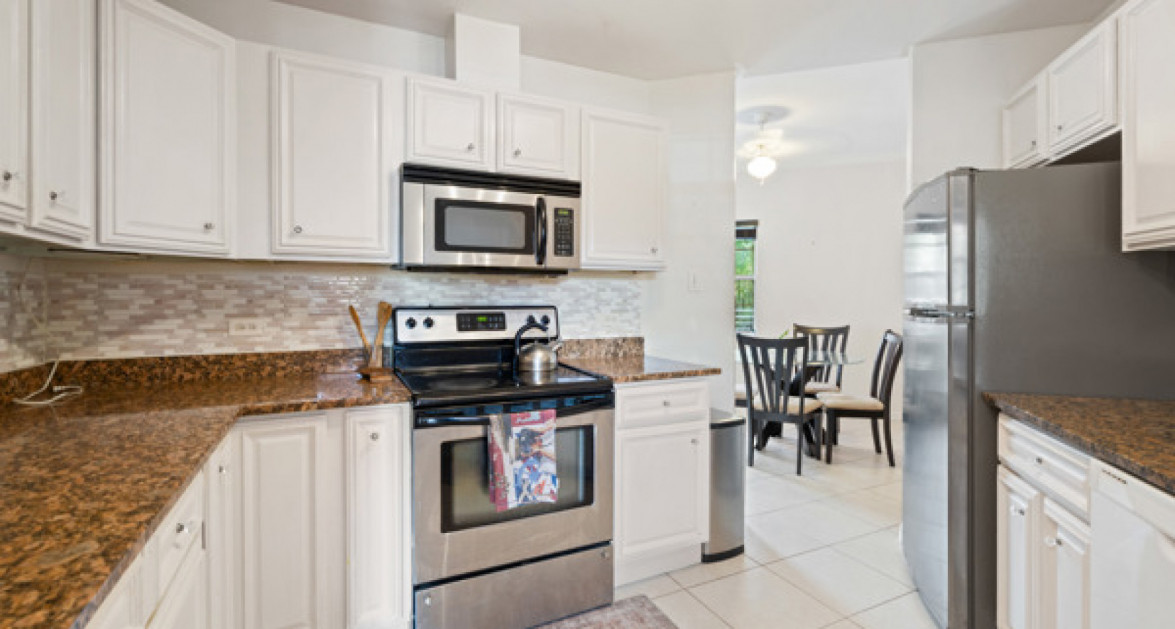 CAYMAN CROSSING UNIT #27 SOUTH SOUND - Image 7
