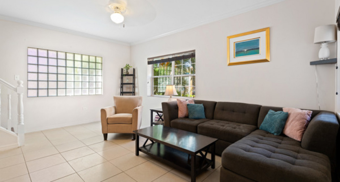 CAYMAN CROSSING UNIT #27 SOUTH SOUND - Image 12