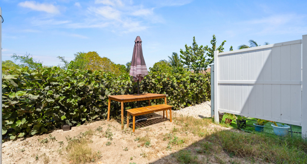 Cherry Tree Villas #4- Lovely 2 bed Near Midlands Acres - Image 16