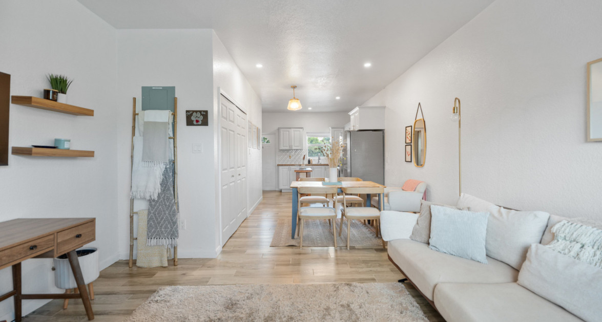 Cherry Tree Villas #4- Lovely 2 bed Near Midlands Acres - Image 4