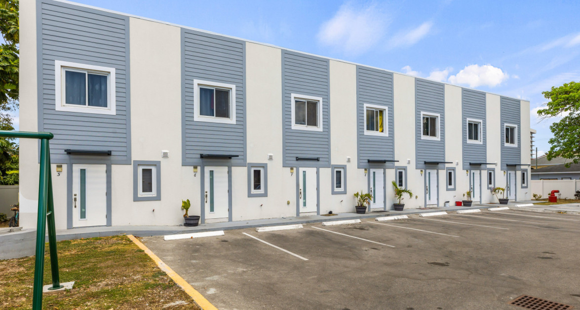 City Walk Entire Residential Development (11 Townhouses) - Image 7