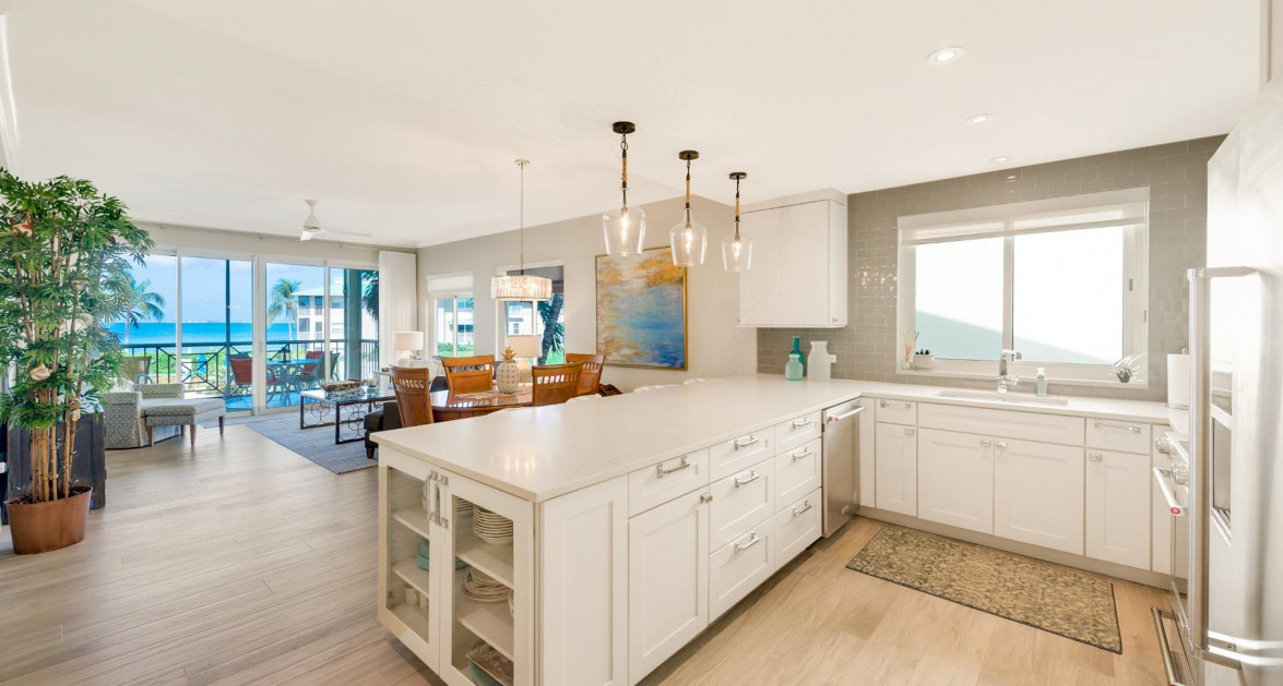 CRESCENT POINT UNIT #14 | SEVEN MILE BEACH - Fully Remodeled, Turnkey & Income-Producing Opportunity - Image 10