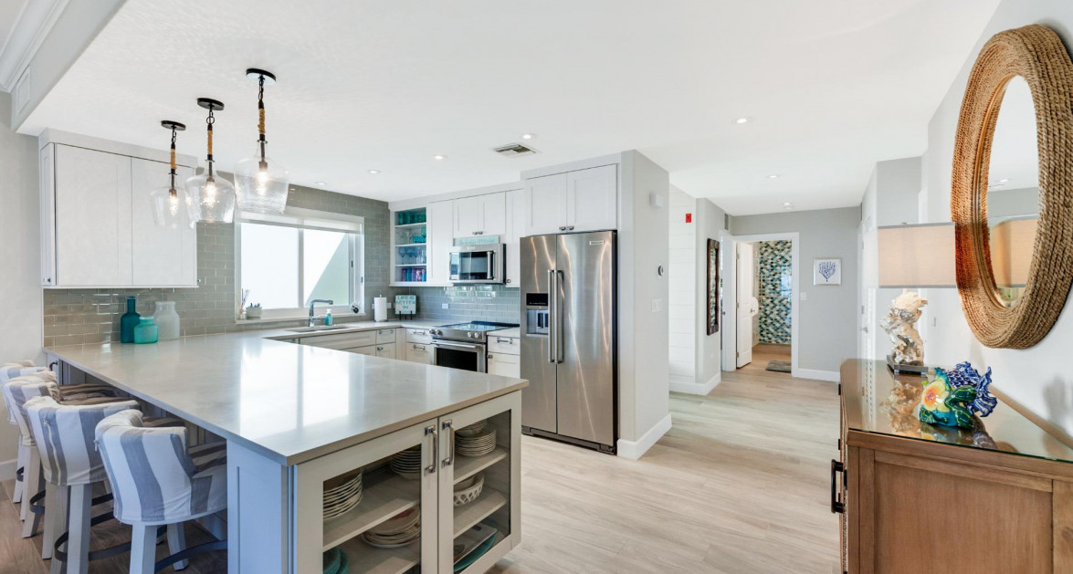 CRESCENT POINT UNIT #14 | SEVEN MILE BEACH - Fully Remodeled, Turnkey & Income-Producing Opportunity - Image 9