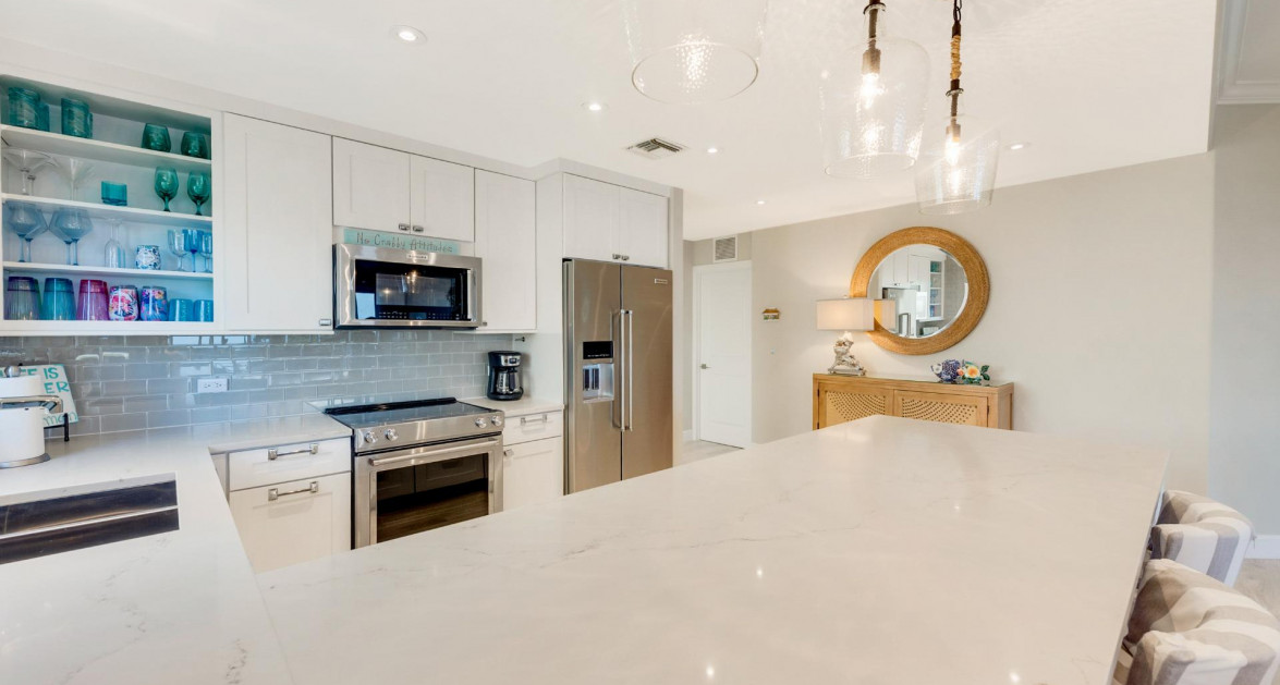 CRESCENT POINT UNIT #14 | SEVEN MILE BEACH - Fully Remodeled, Turnkey & Income-Producing Opportunity - Image 14