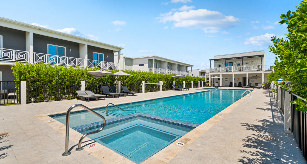 DESIGNER YARL 1 BED #30 (2nd FL, Pool View Residence) - Image 16