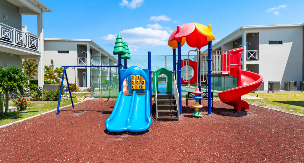 DESIGNER YARL 1 BED #30 (2nd FL, Pool View Residence) - Image 15