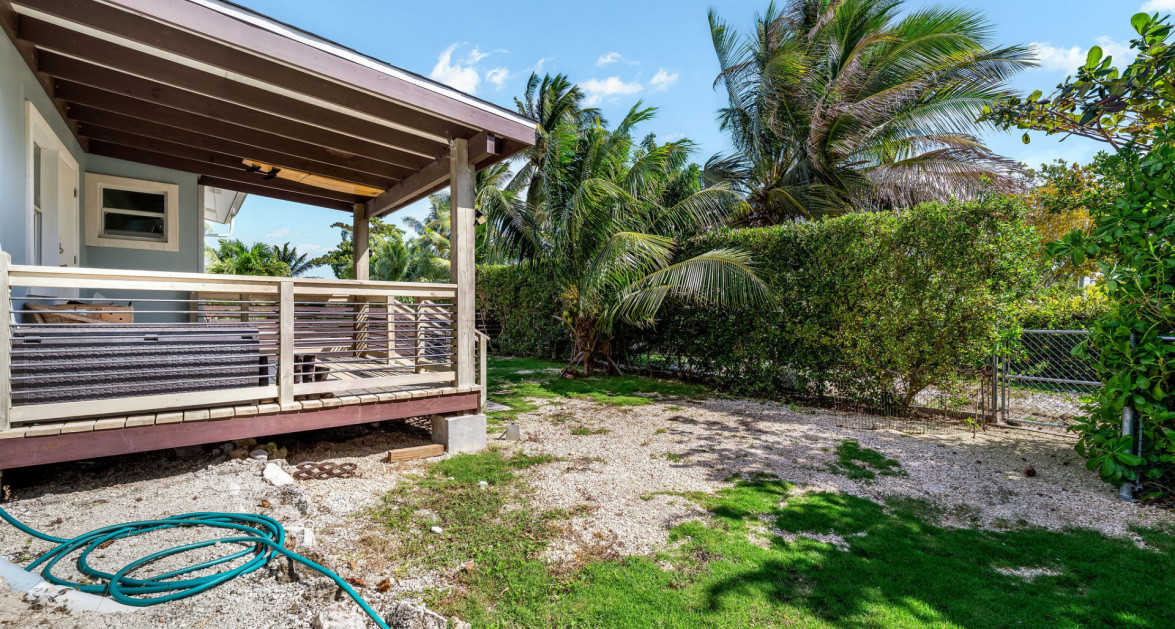 Development Opportunity Detached Home on 1 Acre in Spotts - Image 3