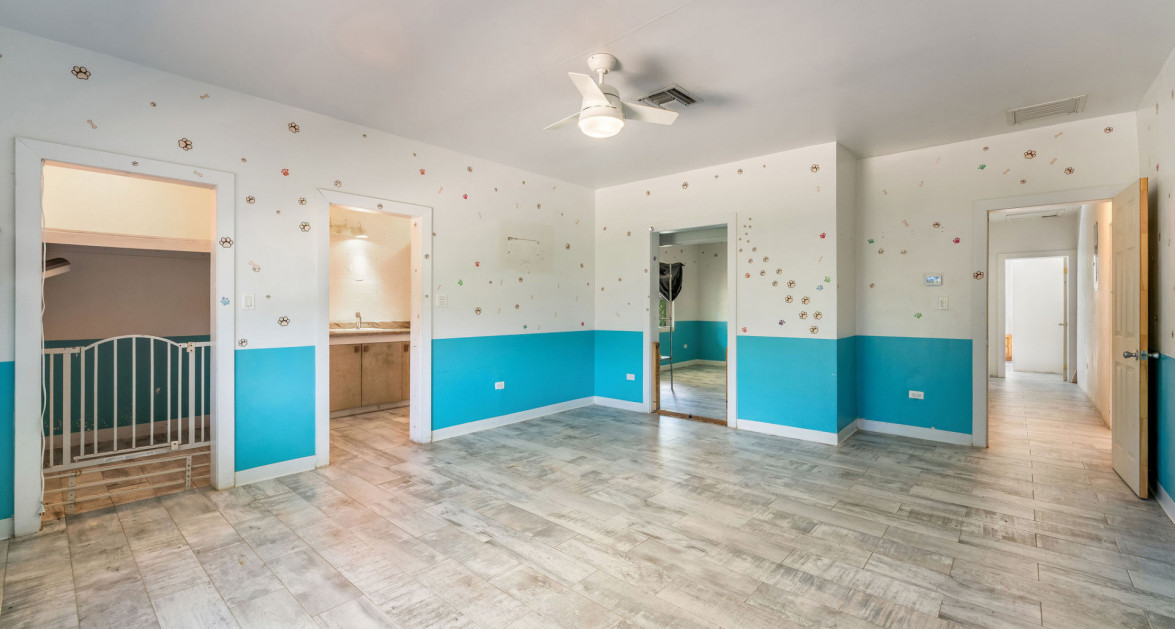 Development Opportunity Detached Home on 1 Acre in Spotts - Image 30