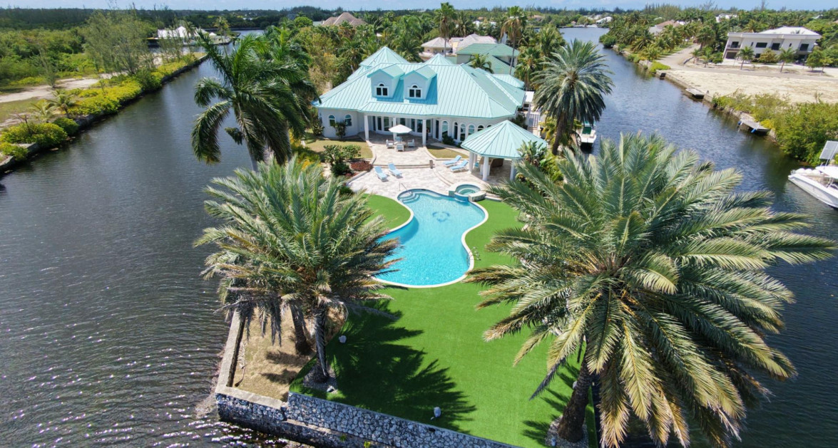 DIAMOND POINT | PATRICK’S ISLAND - EXCEPTIONAL PENINSULA ESTATE WITH EASY 2 BED EXPANSION