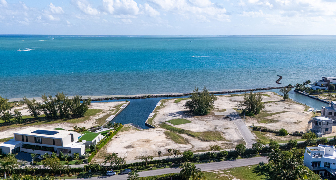 Diamonds Edge Seafront Double Lot - Image 10