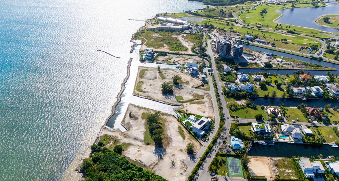 Diamonds Edge Seafront Double Lot - Image 11