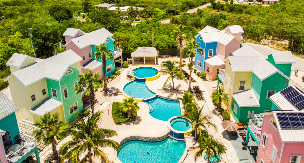 Direct Beach Front East End Paradise Villas 4 Bedroom Home - Image 4