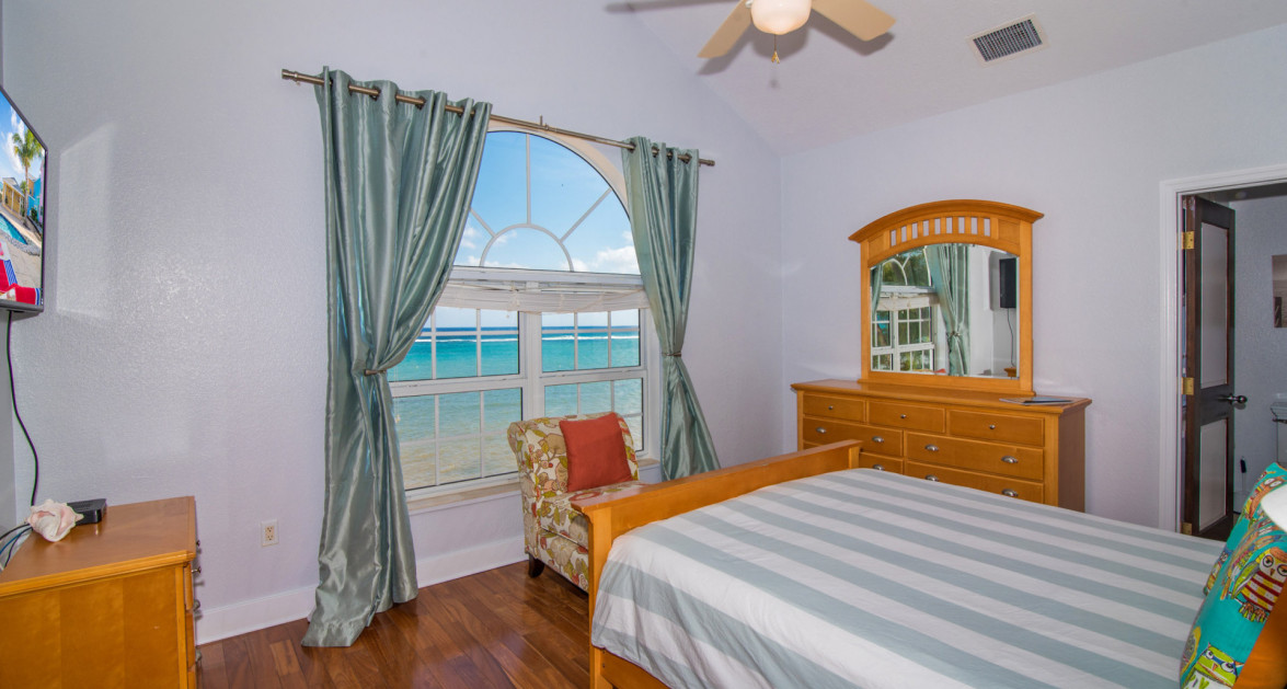 Direct Beach Front East End Paradise Villas 4 Bedroom Home - Image 21