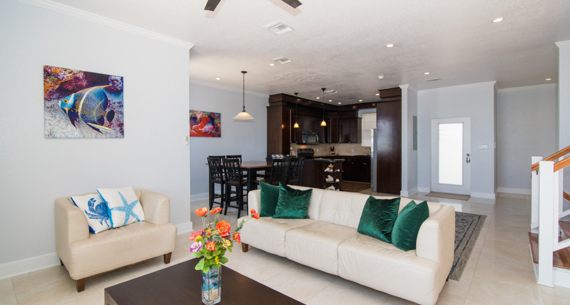 Direct Beach Front East End Paradise Villas 4 Bedroom Home - Image 14