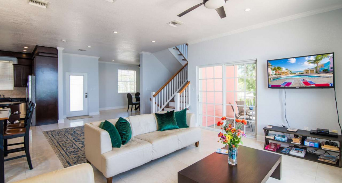 Direct Beach Front East End Paradise Villas 4 Bedroom Home - Image 15