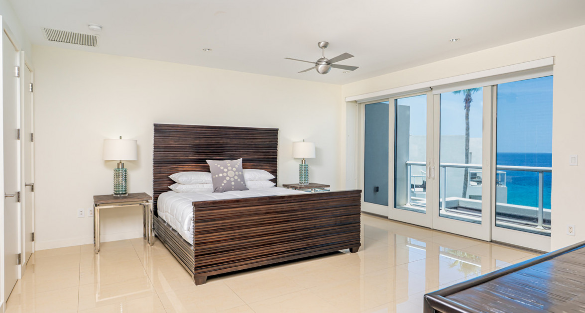 Elevated Elegance: Three-Level Oceanfront Penthouse - Image 9