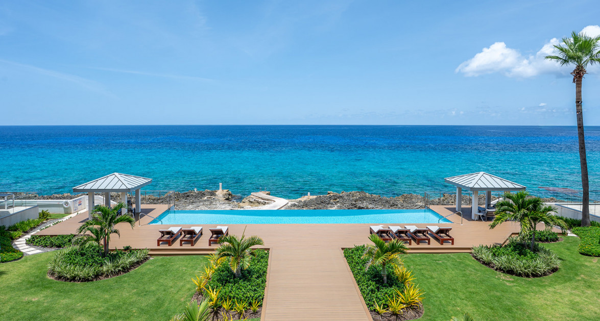 Elevated Elegance: Three-Level Oceanfront Penthouse - Image 22