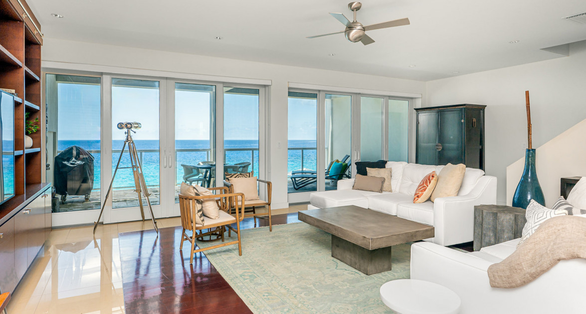 Elevated Elegance: Three-Level Oceanfront Penthouse - Image 6
