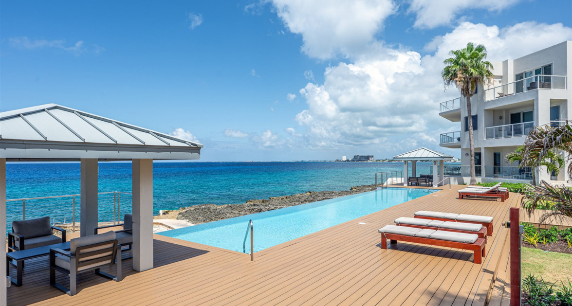 Elevated Elegance: Three-Level Oceanfront Penthouse - Image 2