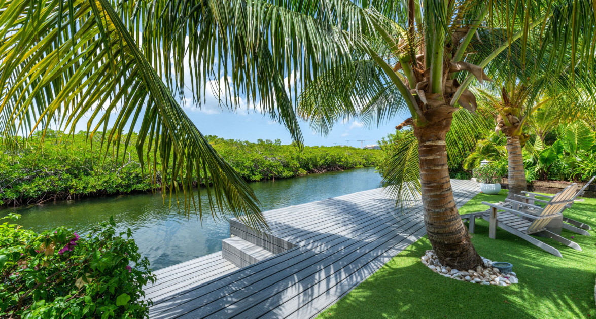 Luxury Residence in Tranquil Yacht Club Location - Image 22