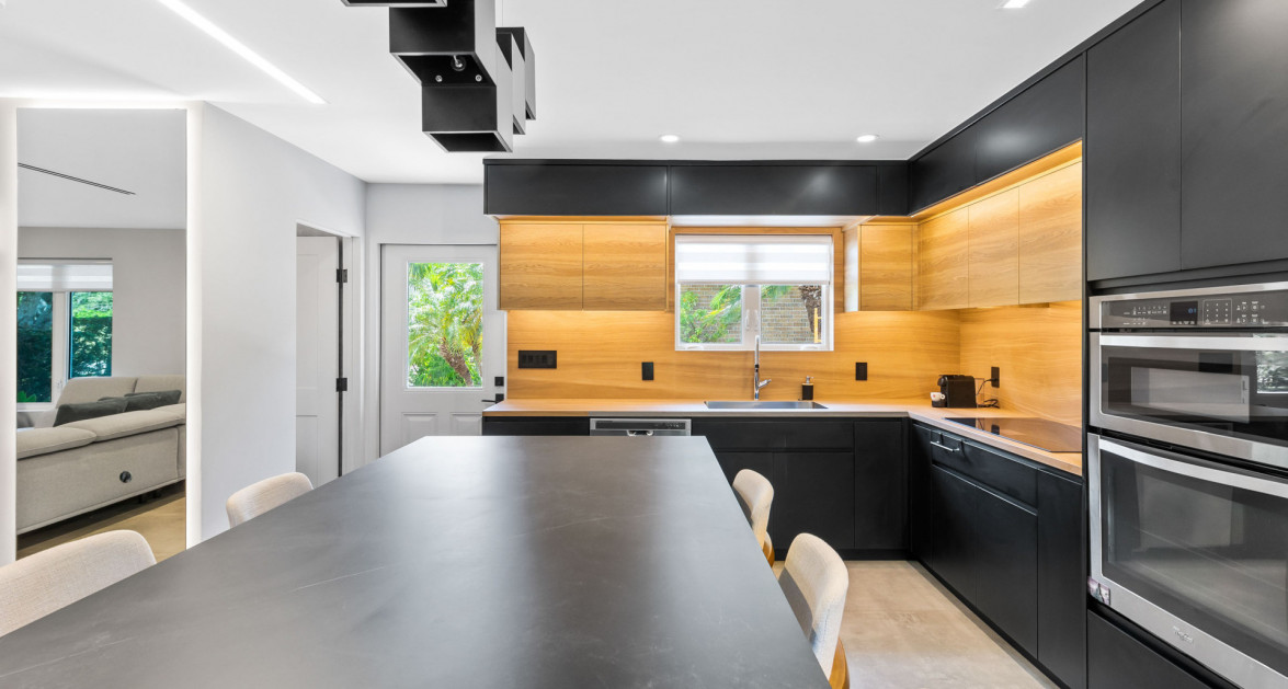 Foster Village #5 (2 BED, 2.5 BATH COMPLETELY RENOVATED TOWNHOME)