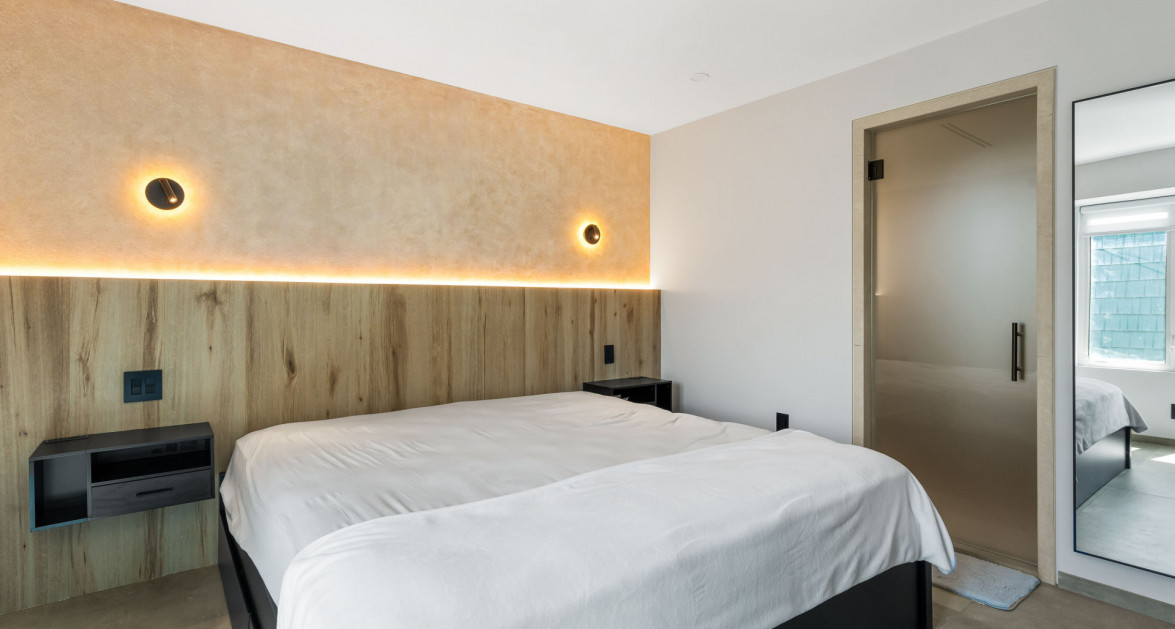 Foster Village #5 (2 BED, 2.5 BATH COMPLETELY RENOVATED TOWNHOME) - Image 13