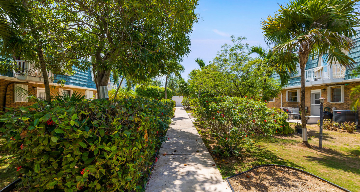 Foster Village #5 (2 BED, 2.5 BATH COMPLETELY RENOVATED TOWNHOME) - Image 27