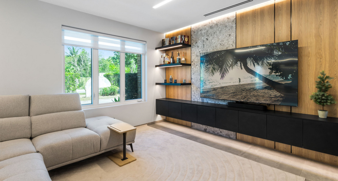 Foster Village #5 (2 BED, 2.5 BATH COMPLETELY RENOVATED TOWNHOME) - Image 7