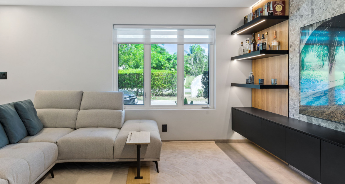 Foster Village #5 (2 BED, 2.5 BATH COMPLETELY RENOVATED TOWNHOME) - Image 5