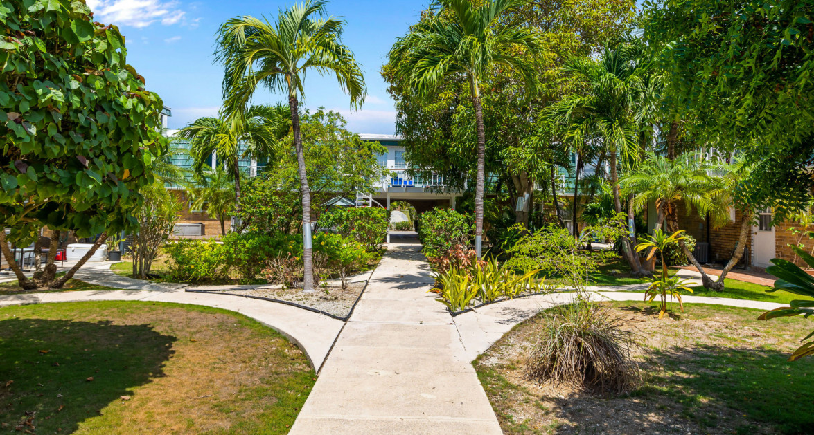 Foster Village #5 (2 BED, 2.5 BATH COMPLETELY RENOVATED TOWNHOME) - Image 29