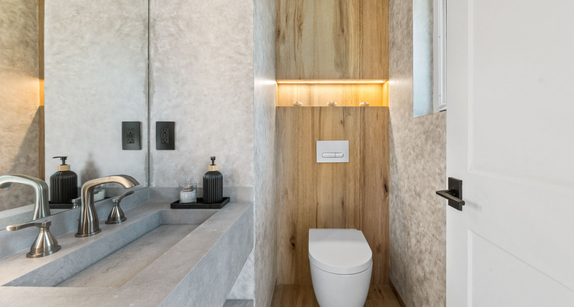 Foster Village #5 (2 BED, 2.5 BATH COMPLETELY RENOVATED TOWNHOME) - Image 12