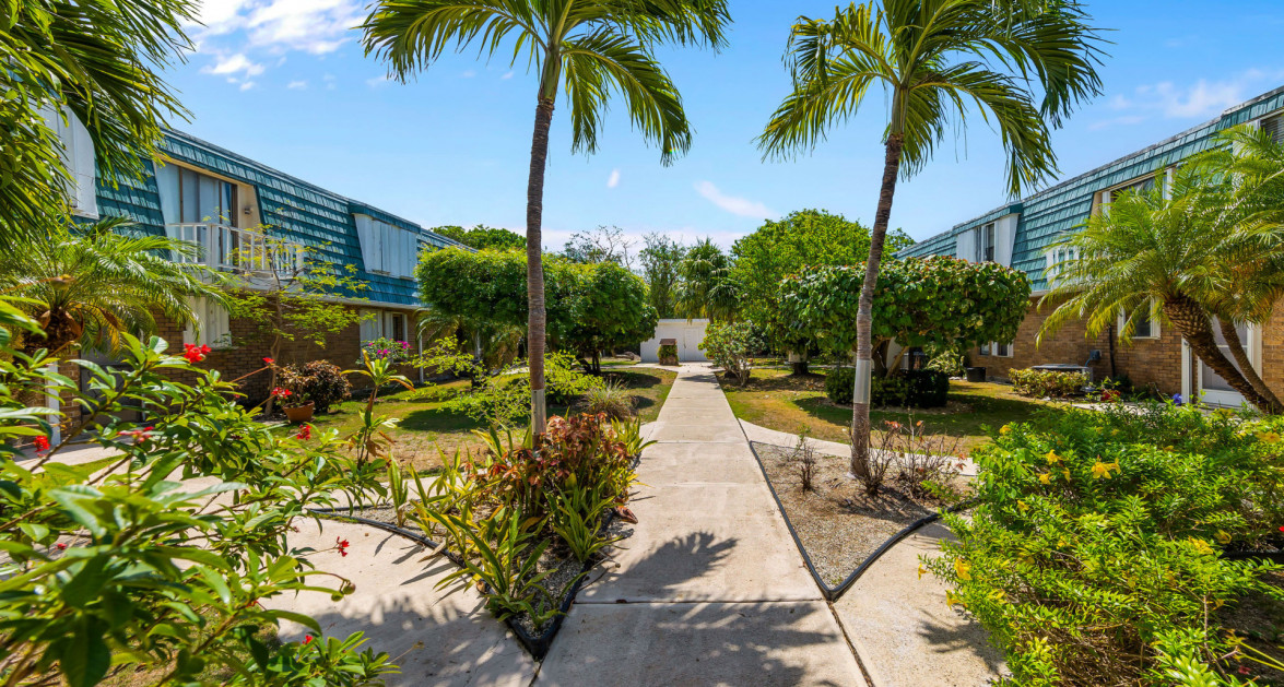 Foster Village #5 (2 BED, 2.5 BATH COMPLETELY RENOVATED TOWNHOME) - Image 28