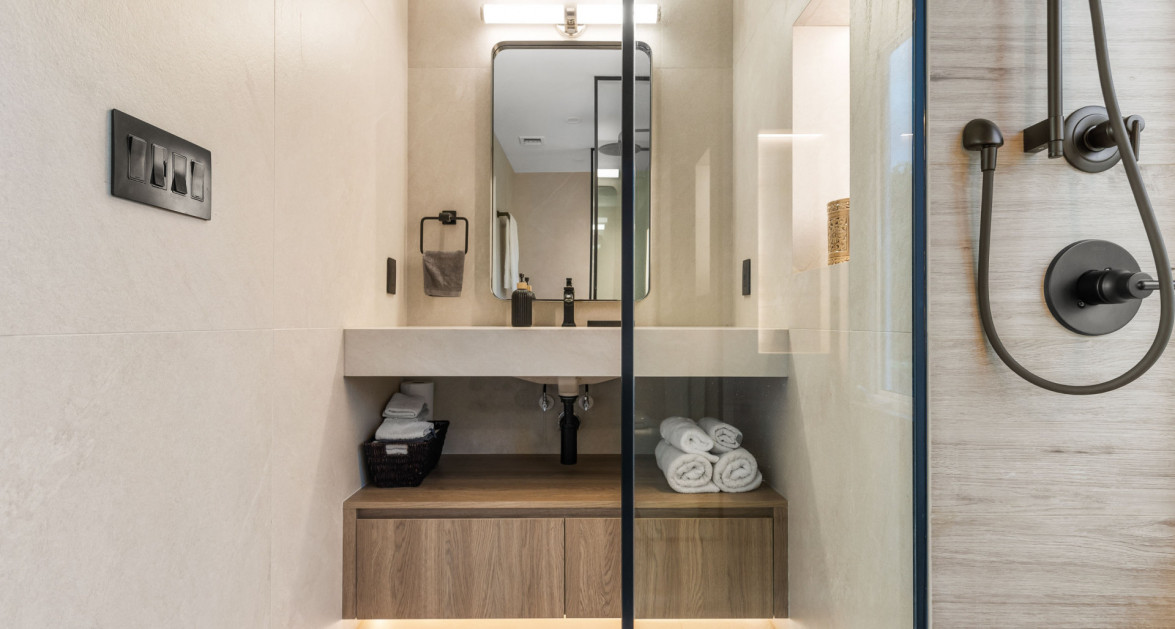 Foster Village #5 (2 BED, 2.5 BATH COMPLETELY RENOVATED TOWNHOME) - Image 16