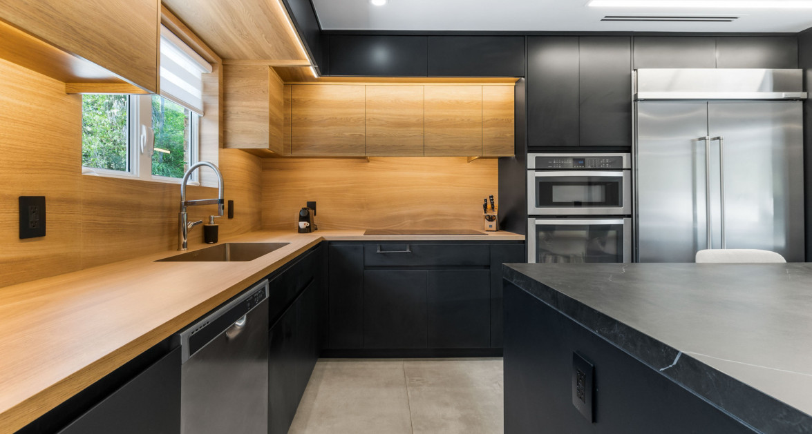 Foster Village #5 (2 BED, 2.5 BATH COMPLETELY RENOVATED TOWNHOME) - Image 3