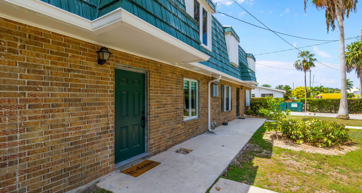 Foster Village #5 (2 BED, 2.5 BATH COMPLETELY RENOVATED TOWNHOME) - Image 30