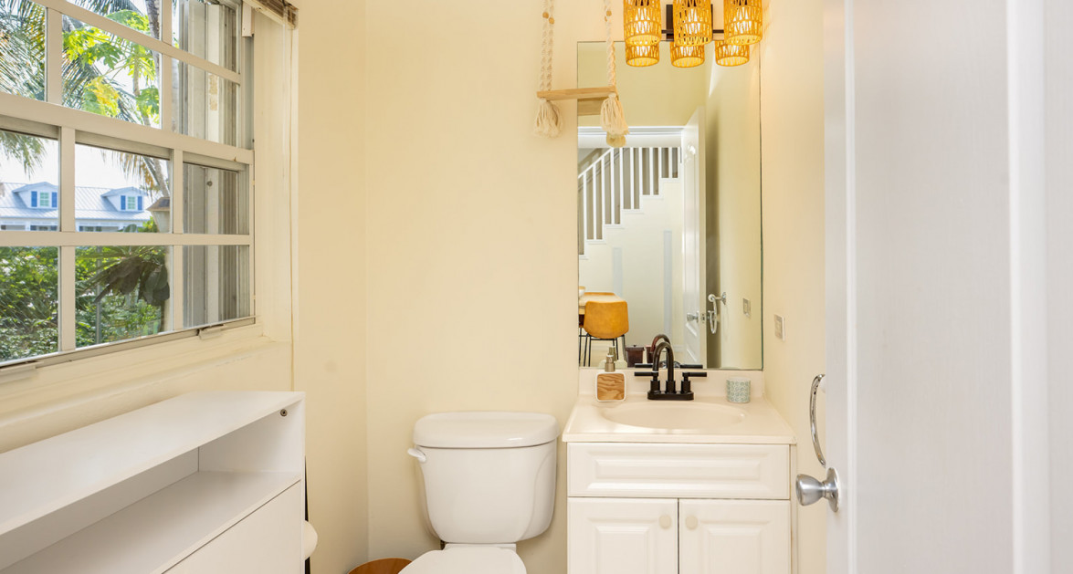 Fountain Court Townhome - South Sound - Image 13