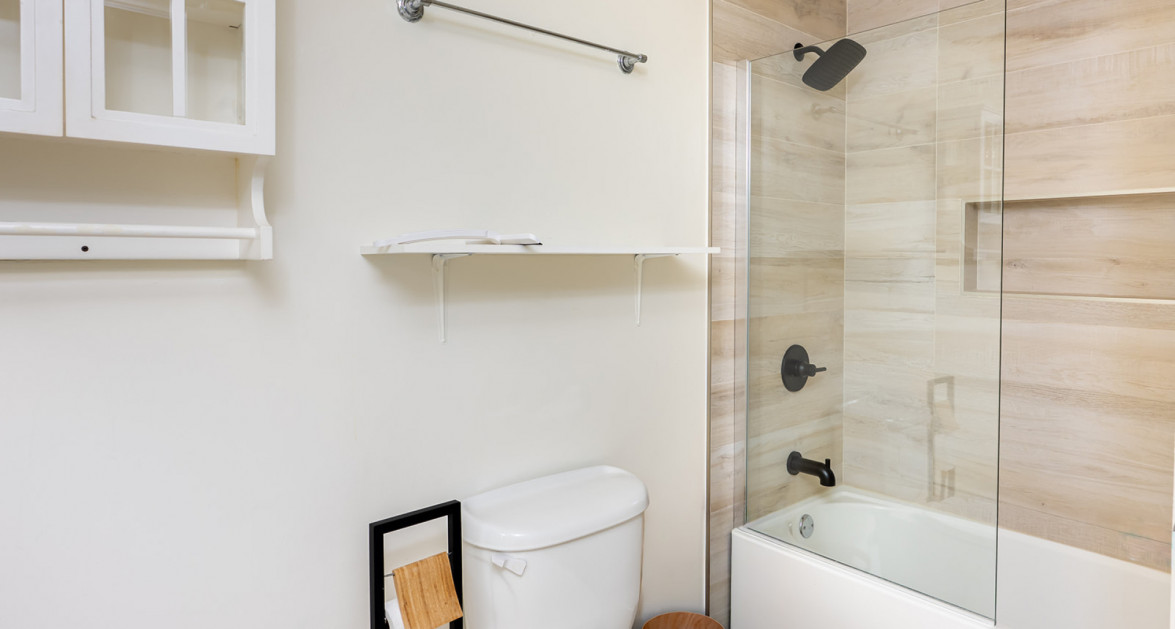 Fountain Court Townhome - South Sound - Image 17