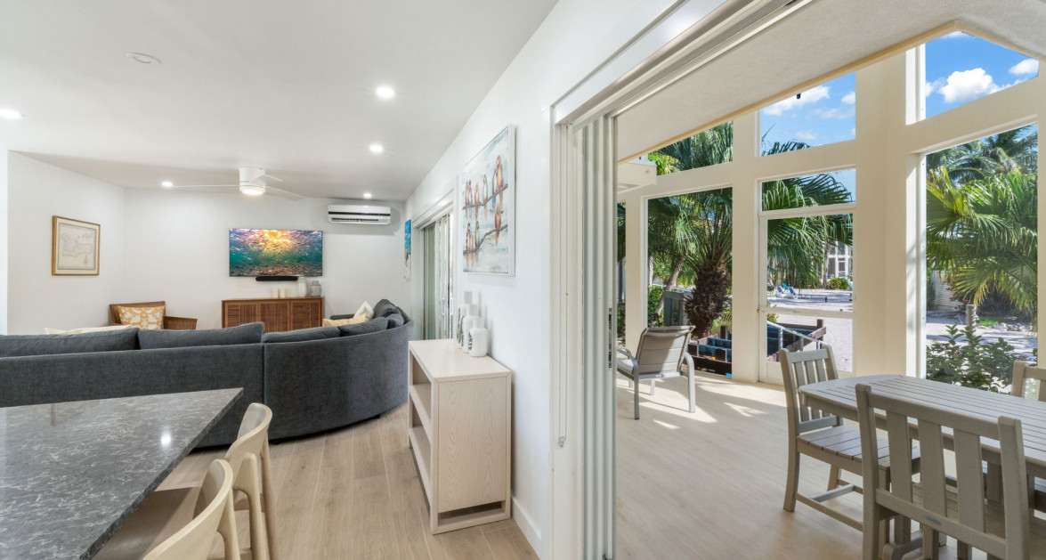 Fully Renovated Island House #9 Rum Point - Image 18