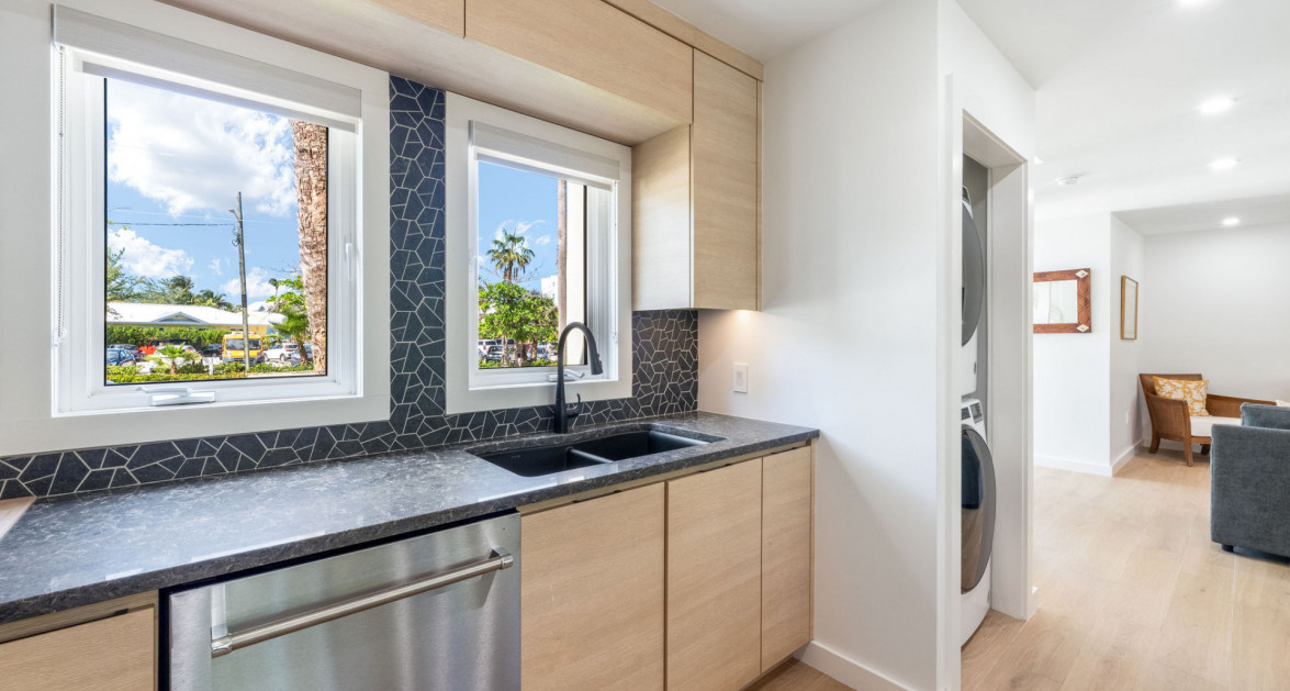 Fully Renovated Island House #9 Rum Point - Image 4