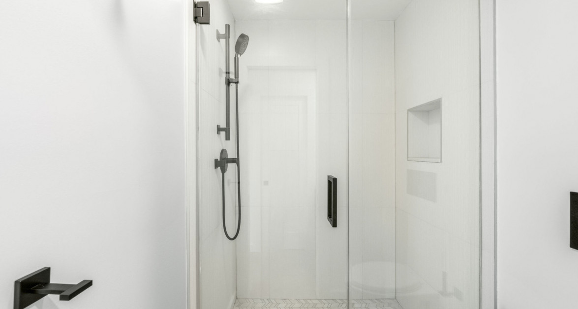 Fully Renovated Island House #9 Rum Point - Image 50