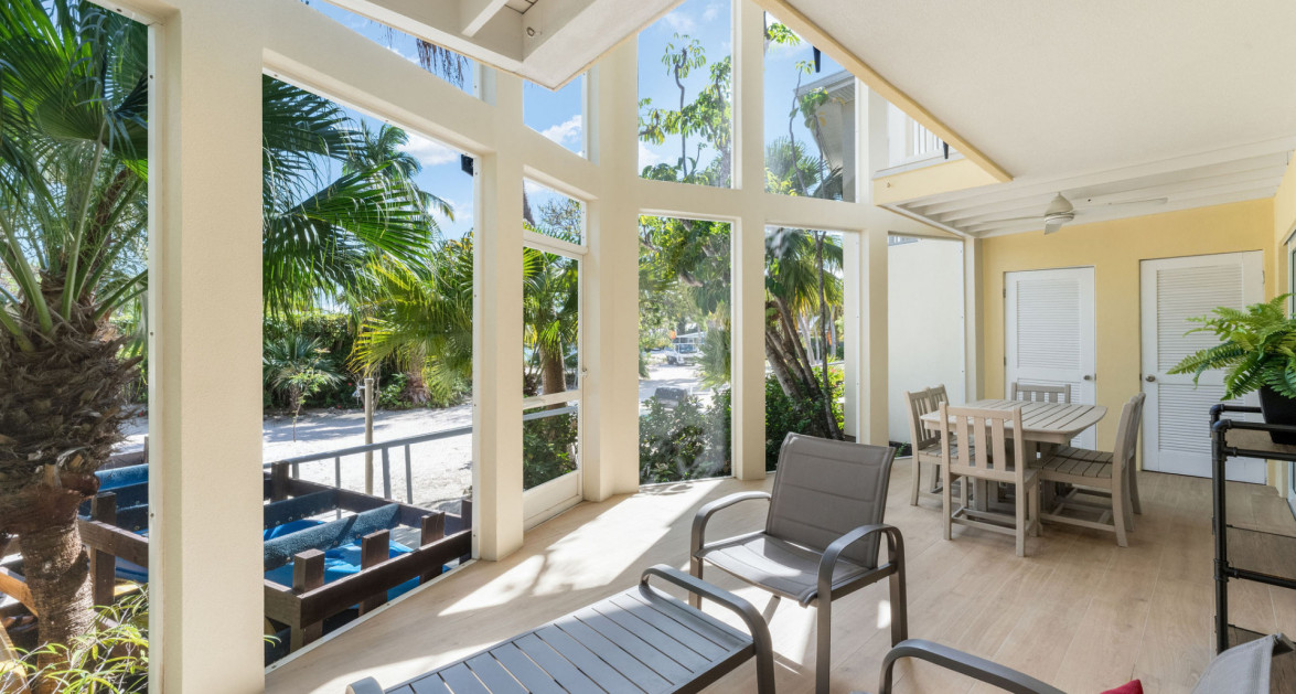 Fully Renovated Island House #9 Rum Point - Image 28